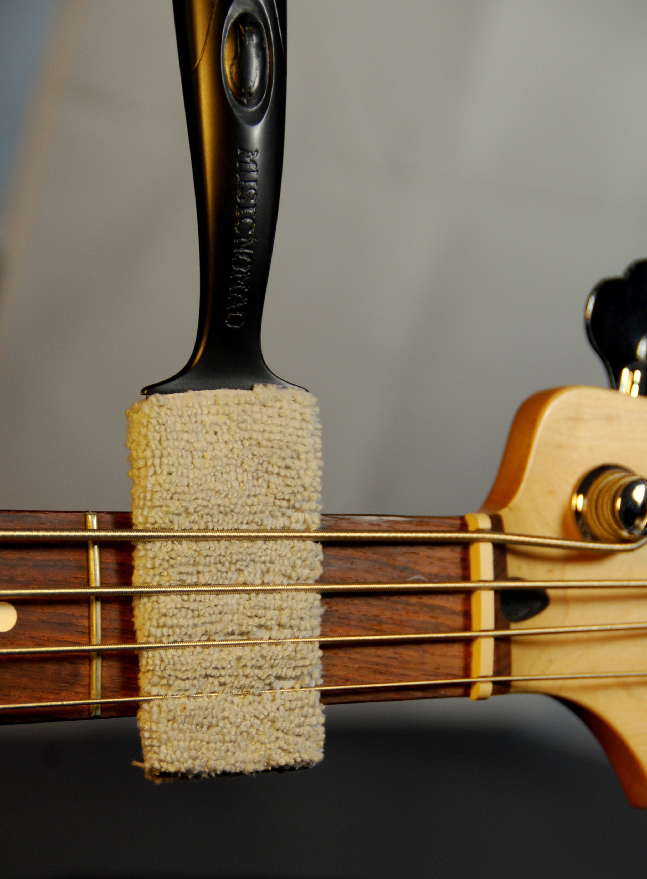 MusicNomad The Nomad String, Body, & Hardware Cleaning Tool