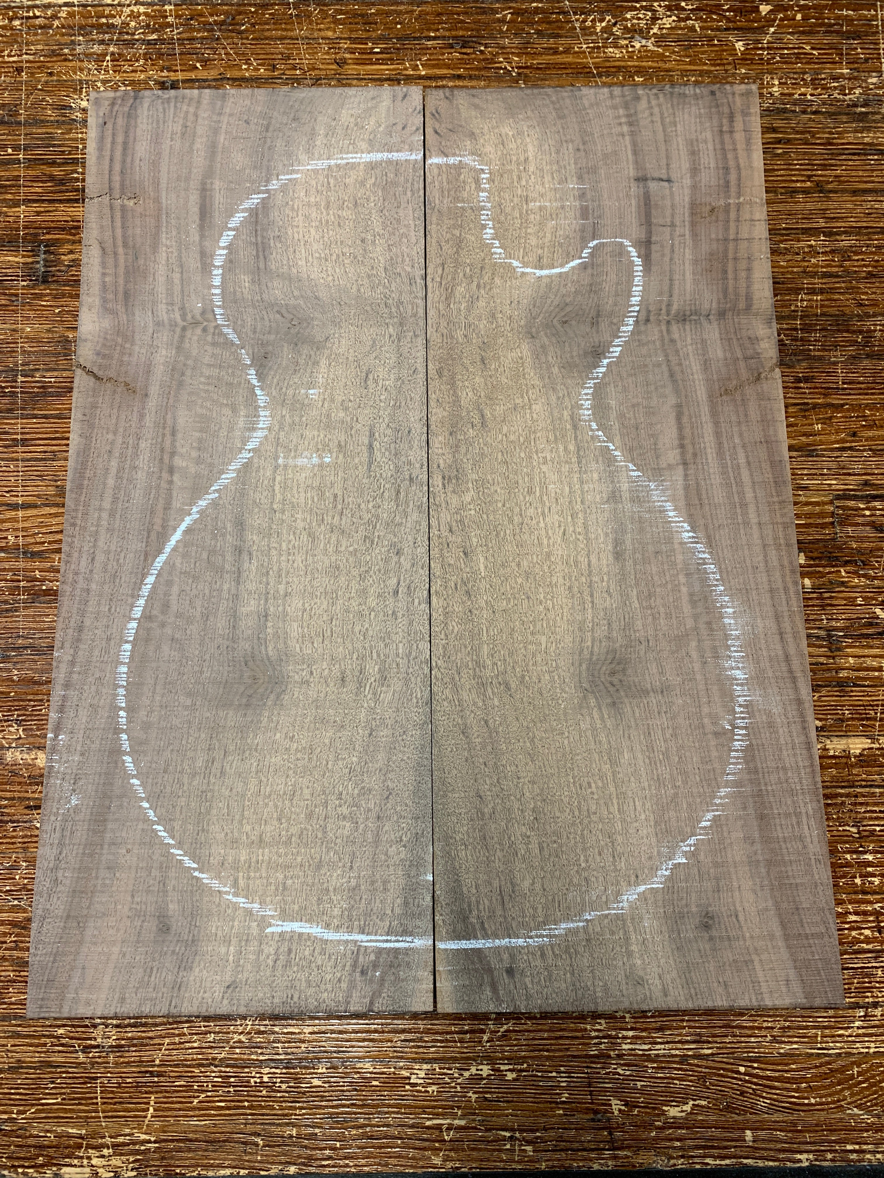 Claro Walnut Carved top